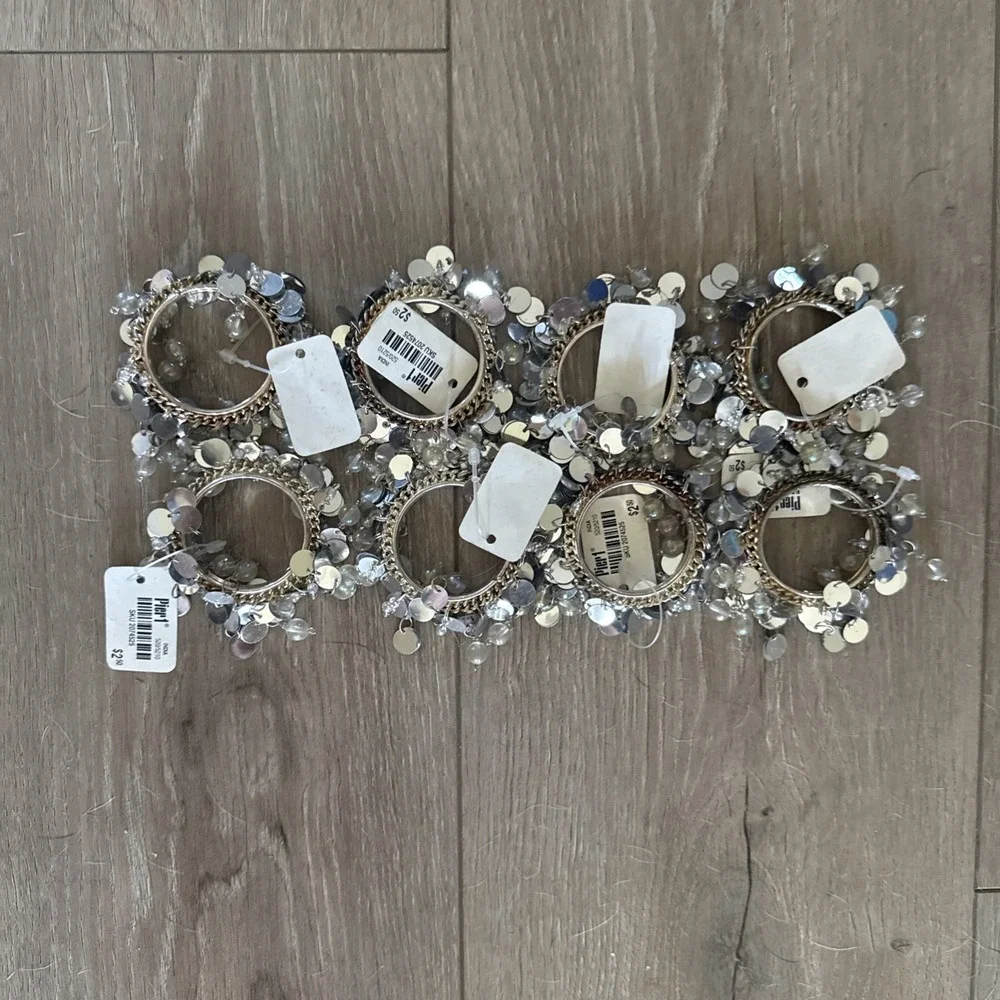 Set of 8 Pier One Napkin Rings Silver Beaded Never Used Silver Sequin‎ Sparkly